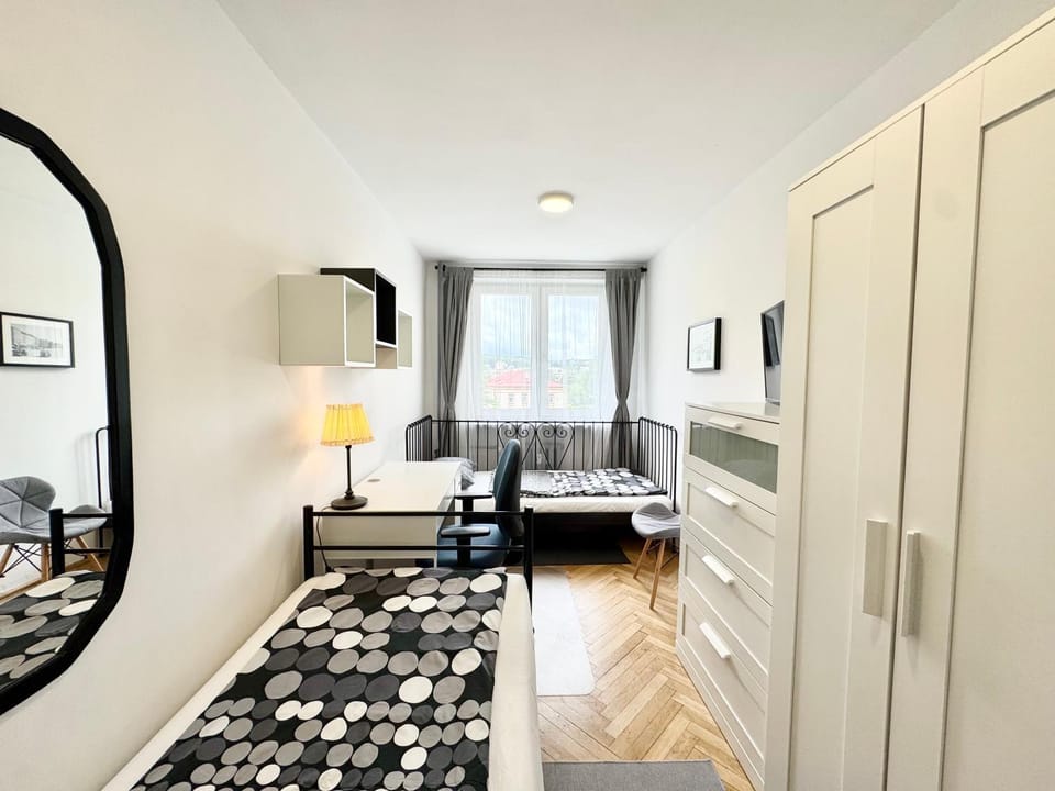 Bedroom, wardrobe