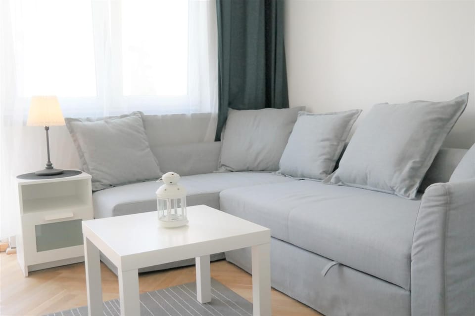 Bed, Living room, Seating area