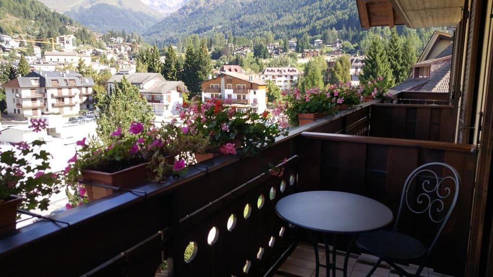 City view, Mountain view