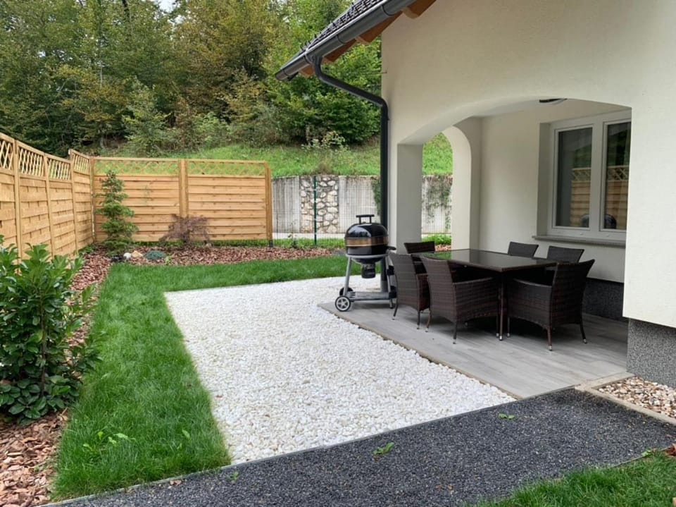 BBQ facilities, Garden, Balcony/Terrace