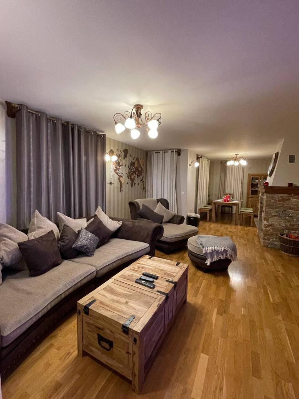Seating area, flat iron