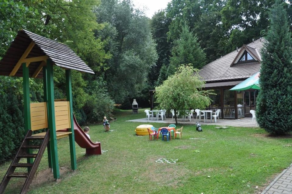 Neighbourhood, Natural landscape