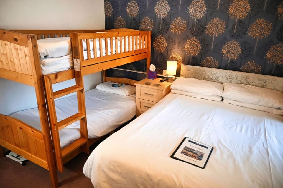 Bed, Bedroom, bunk bed