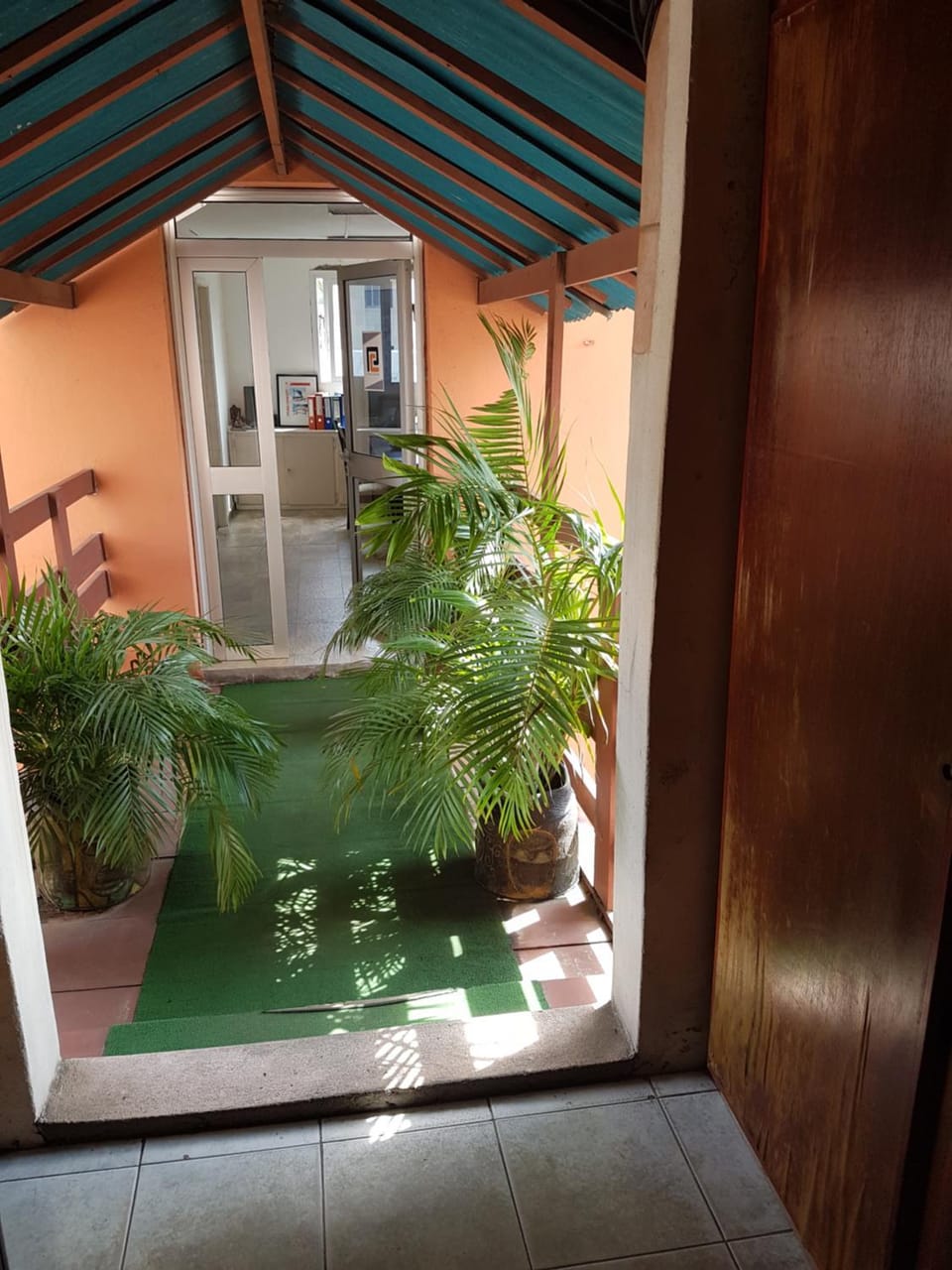 Facade/entrance