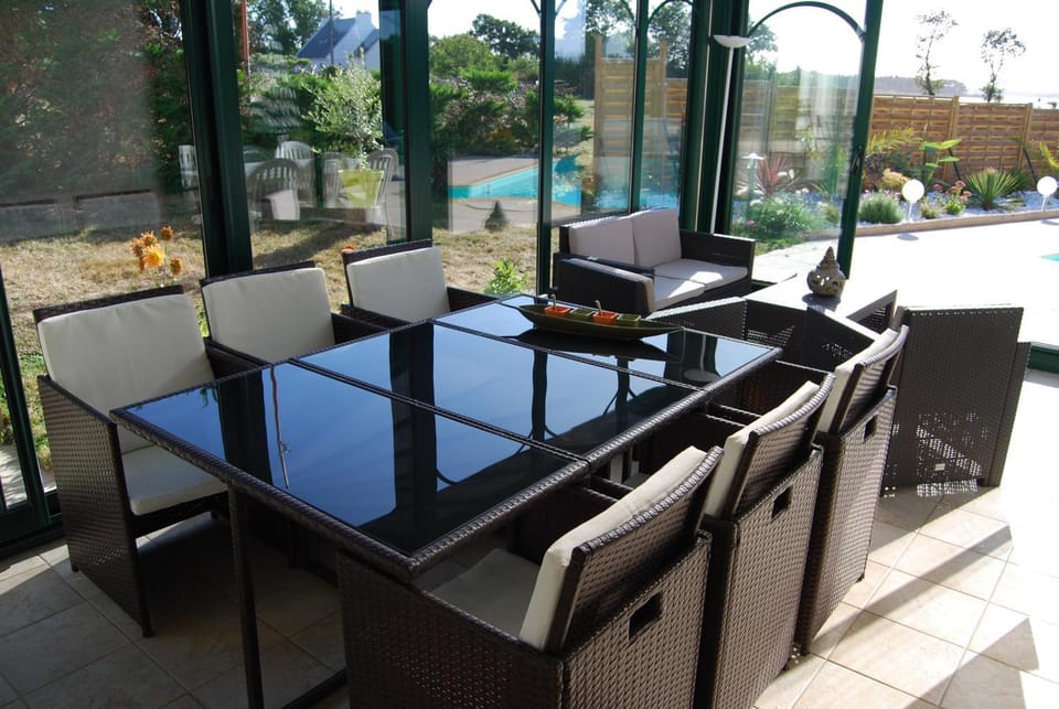Restaurant/places to eat, Lounge or bar, Garden view, Pool view