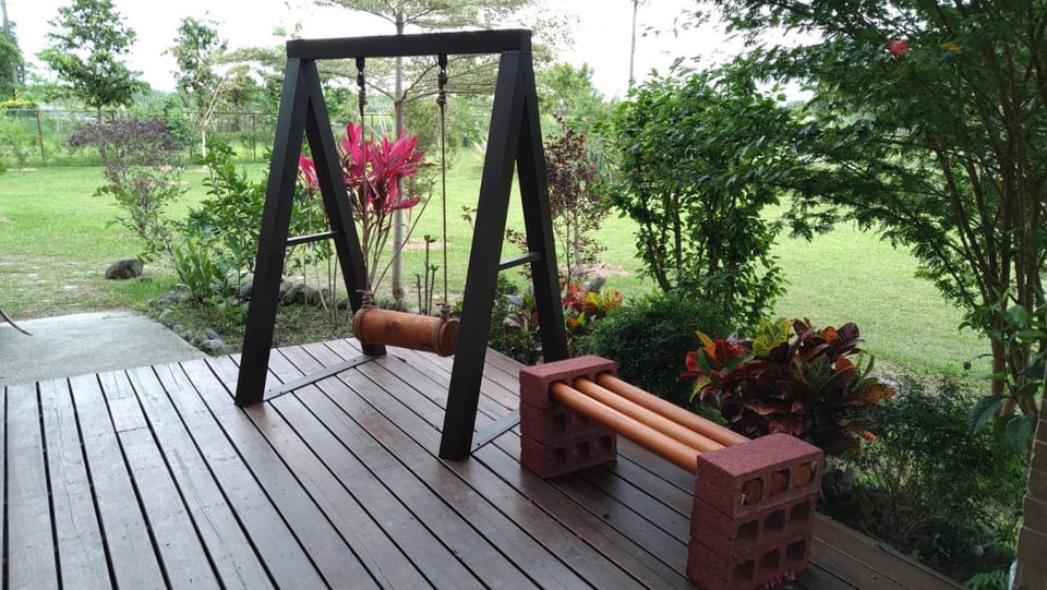Patio, Area and facilities