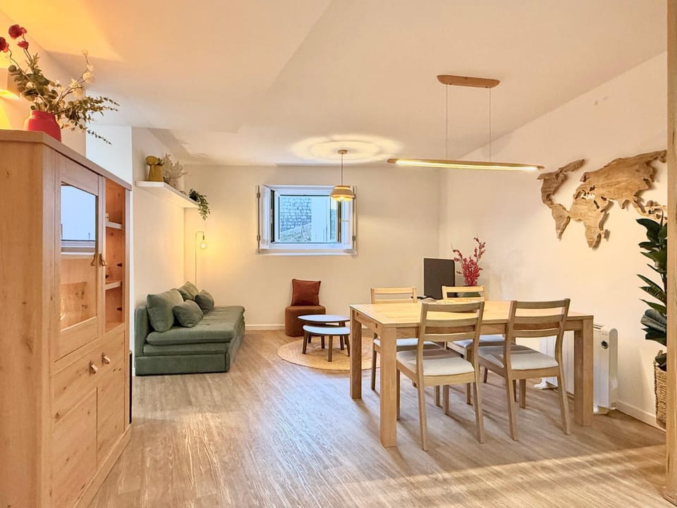 Living room, Seating area, Dining area