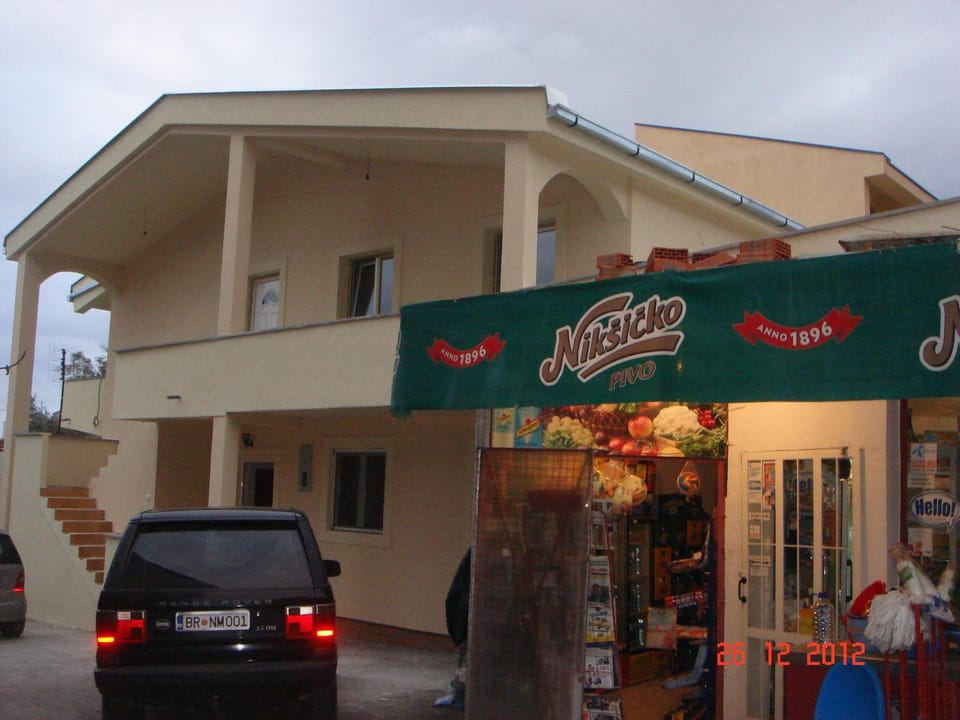 Facade/entrance