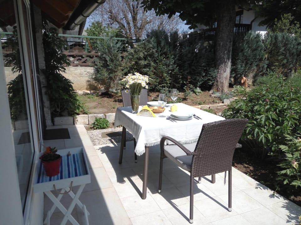 Patio, Facade/entrance, Balcony/Terrace