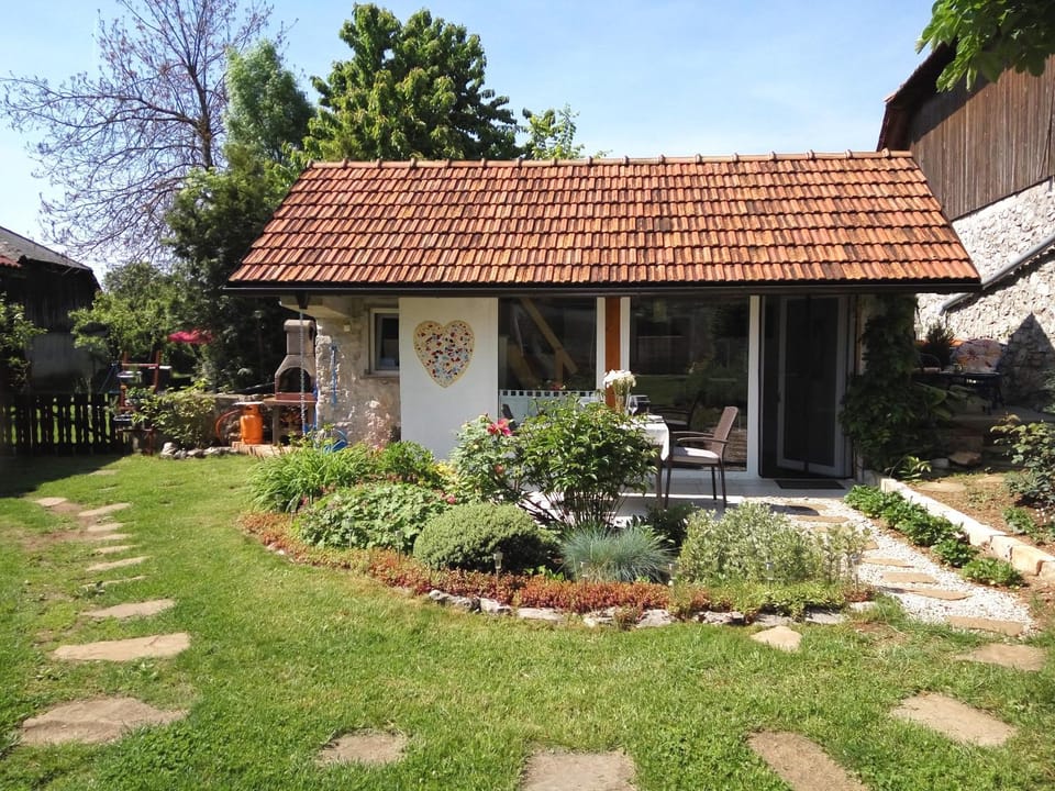 Patio, Facade/entrance