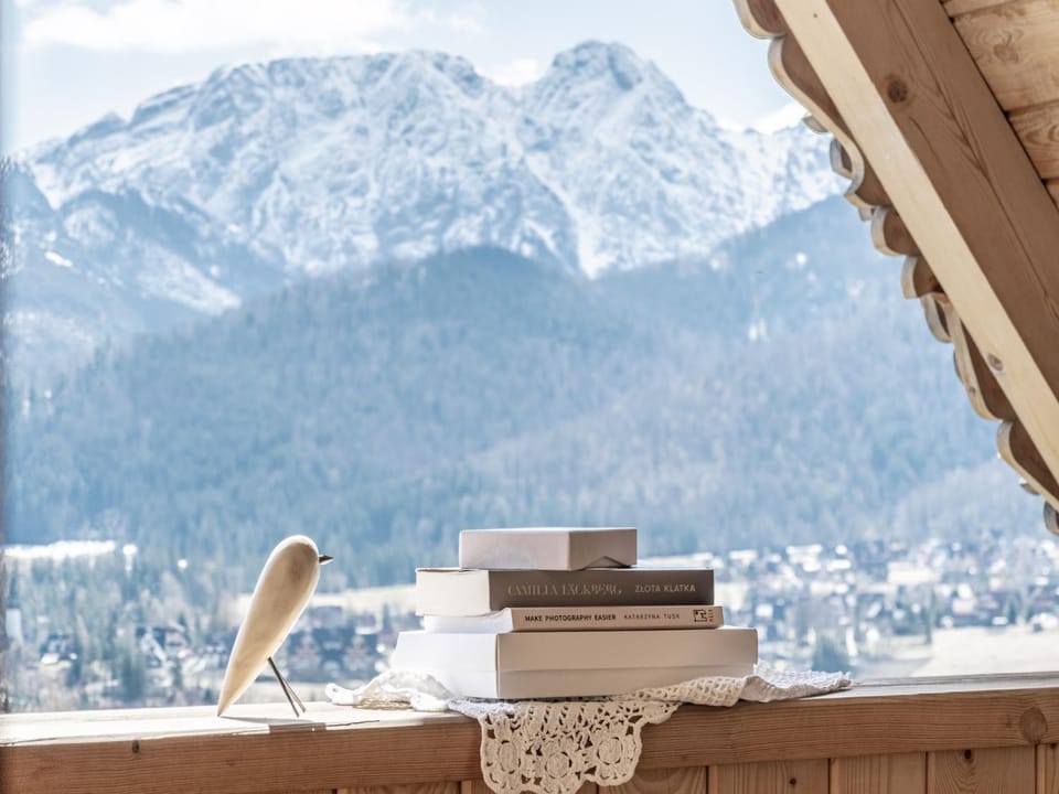 Balcony/Terrace, Mountain view