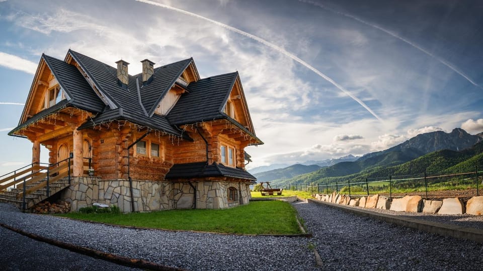 Property building, Summer, Mountain view