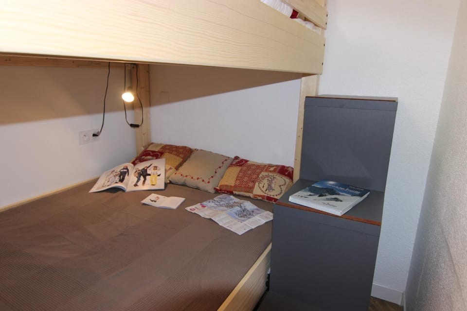 bunk bed