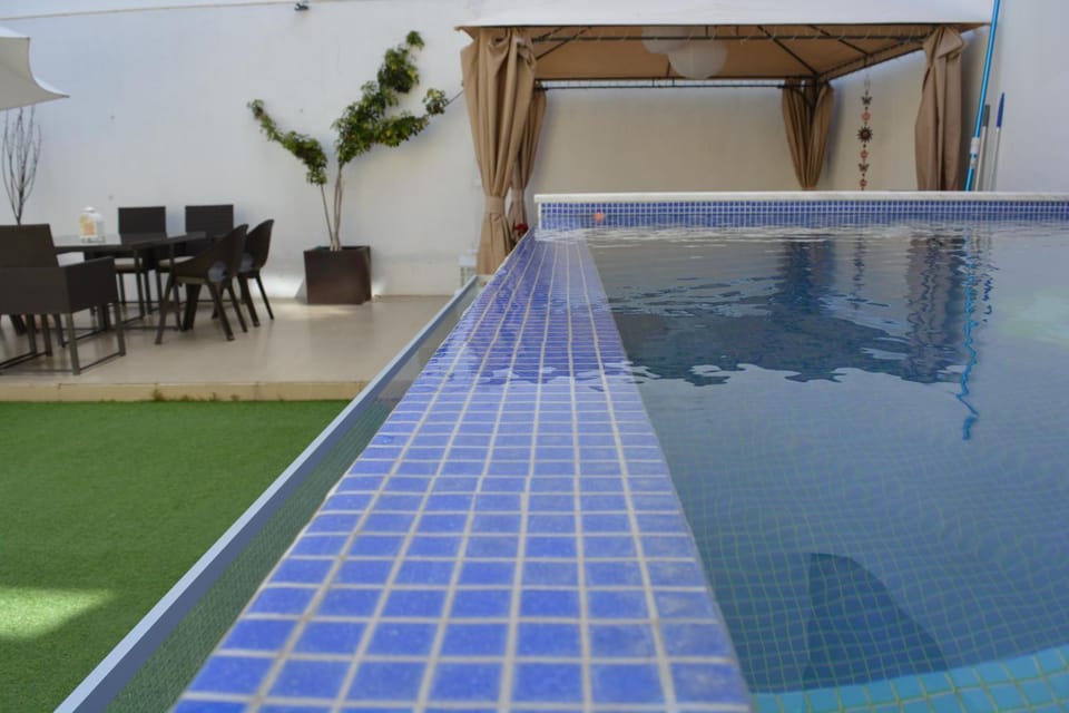 Garden, Swimming pool