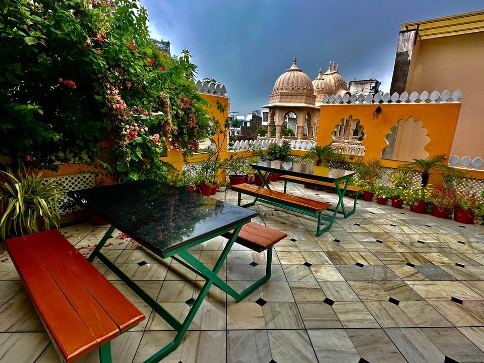 The Coral Court Homestay Vacation rental in Agra