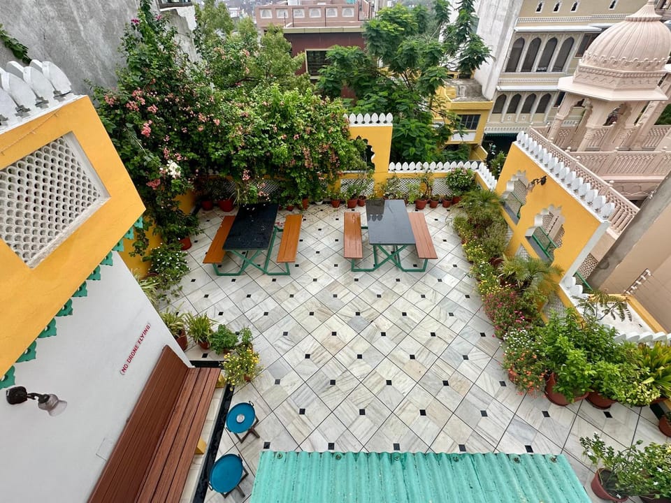 The Coral Court Homestay Vacation rental in Agra