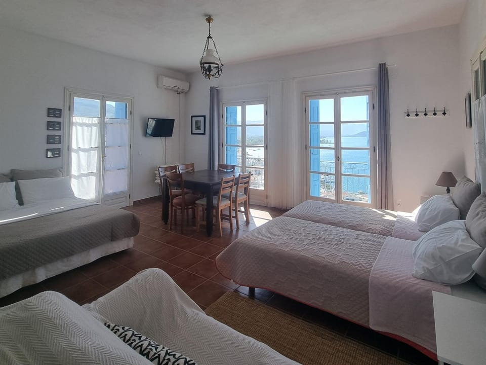 Panoramic View Apartment in Islands