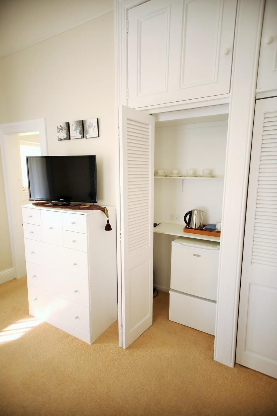 TV and multimedia, Coffee/tea facilities, Non alcoholic drinks