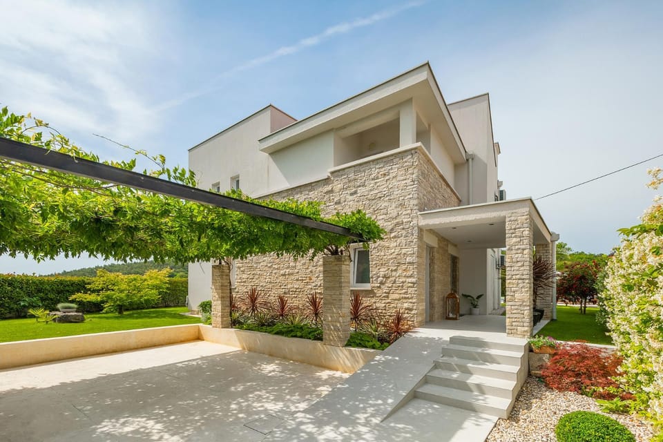 Villa Bella- White Villa in Rovinj
