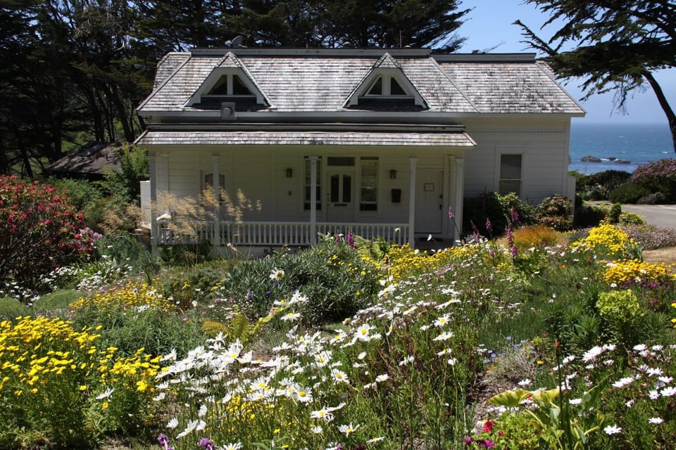 Property building, Facade/entrance, Garden