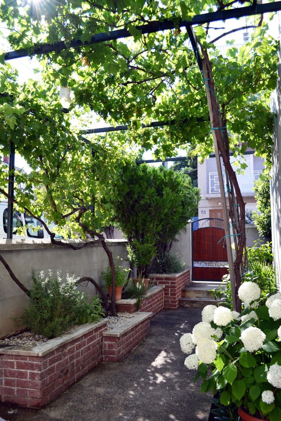 Patio, Facade/entrance