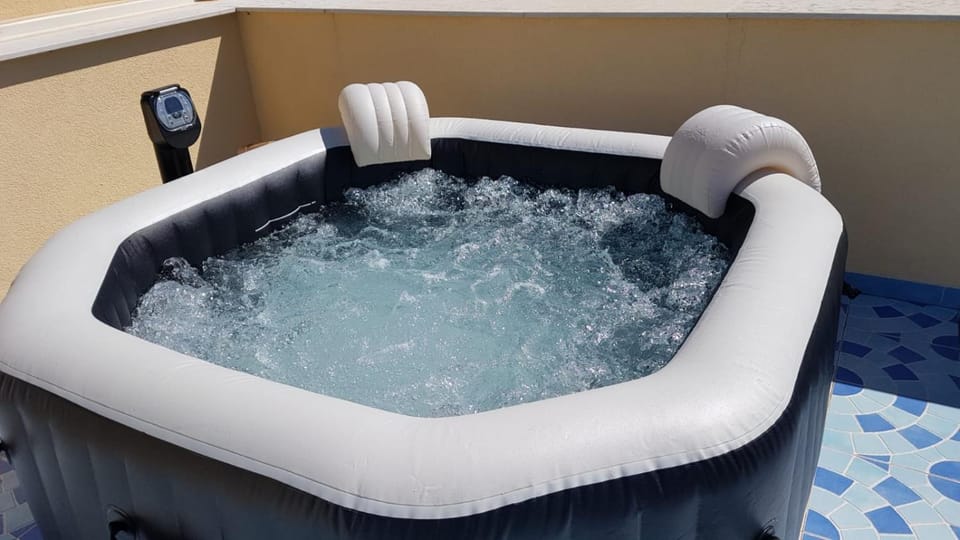 Hot Tub, Solarium, Open Air Bath