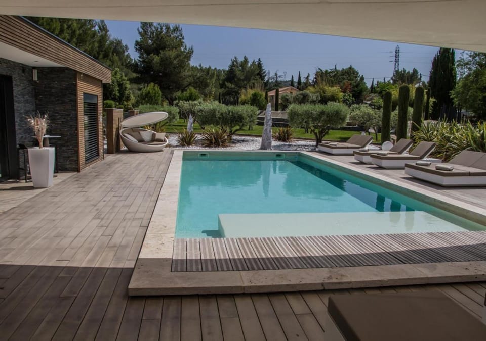 Swimming pool, Swimming pool