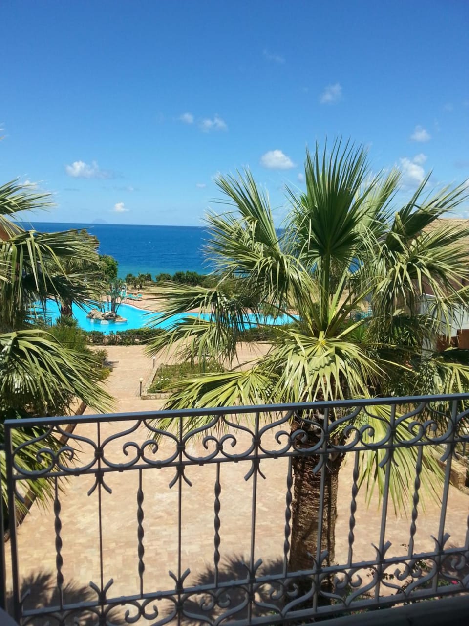 Pool view, Sea view