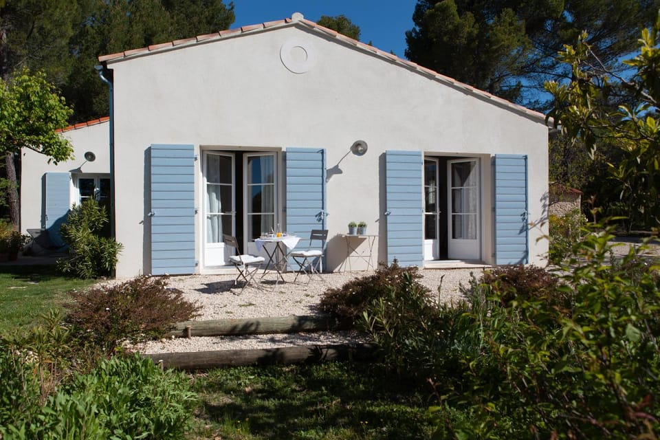 Property building, Patio, Facade/entrance