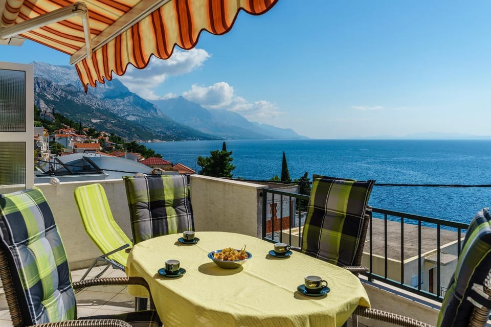 Balcony/Terrace, Mountain view, Sea view