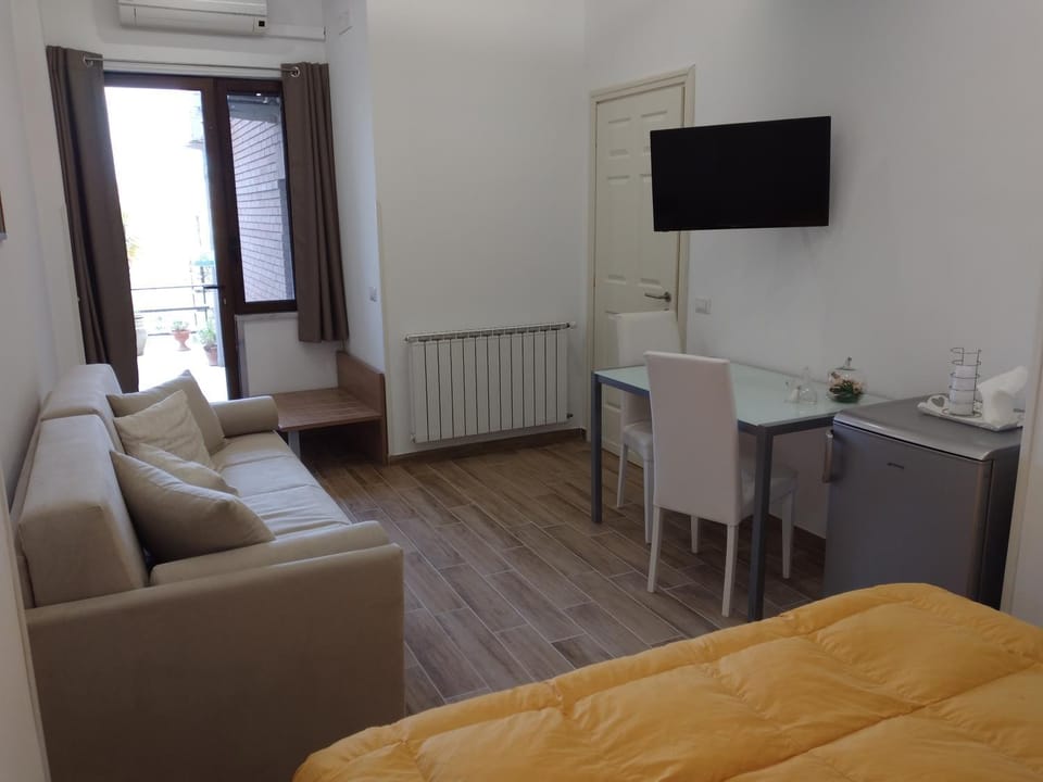 TV and multimedia, Photo of the whole room, Seating area