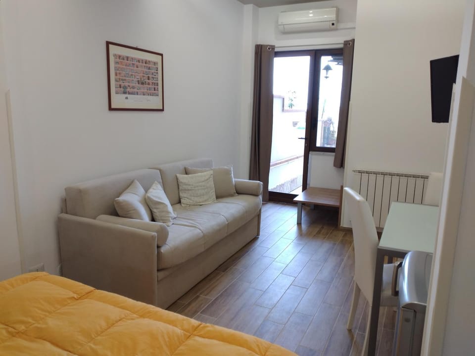 Living room, Photo of the whole room
