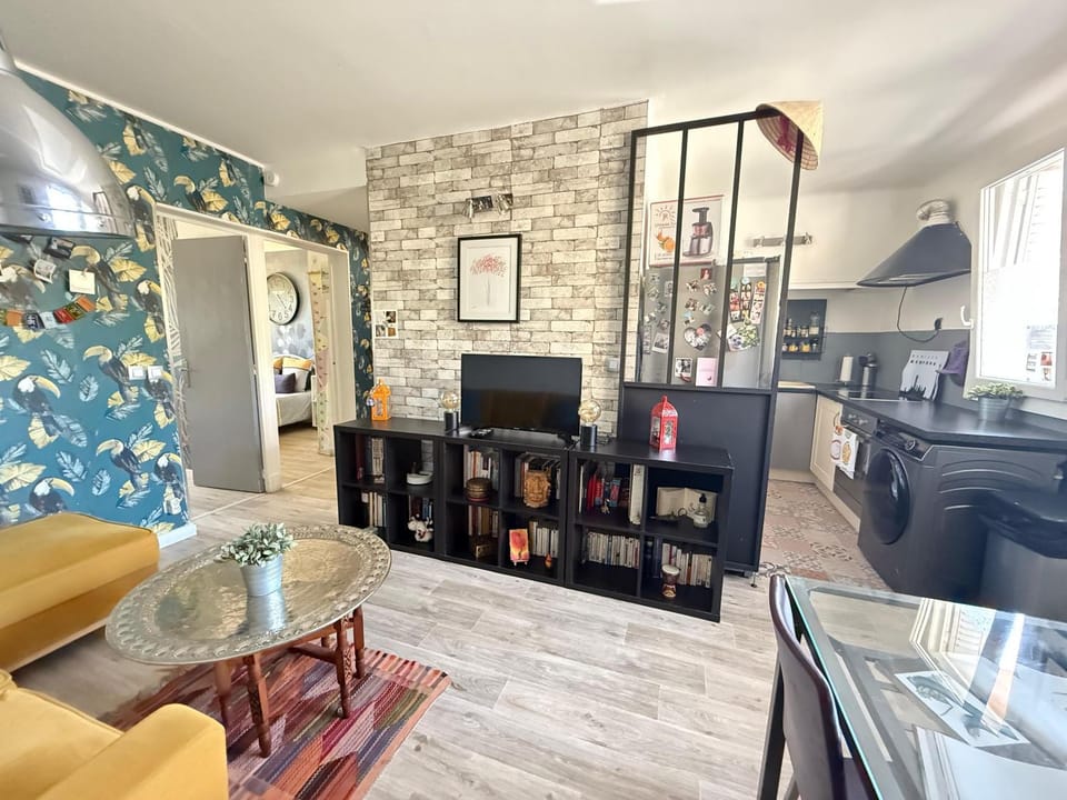 Living room, kitchen