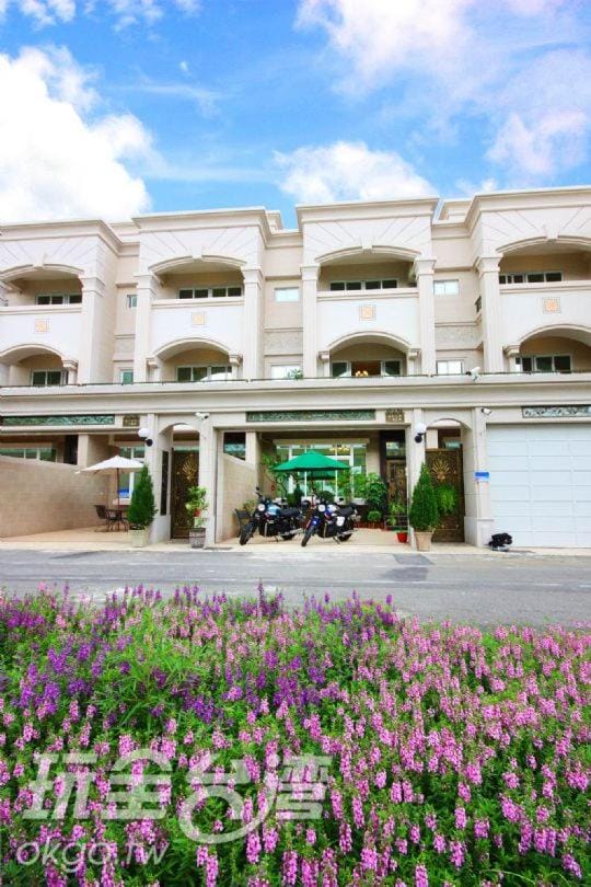 Bay House Bed and Breakfast in Kaohsiung