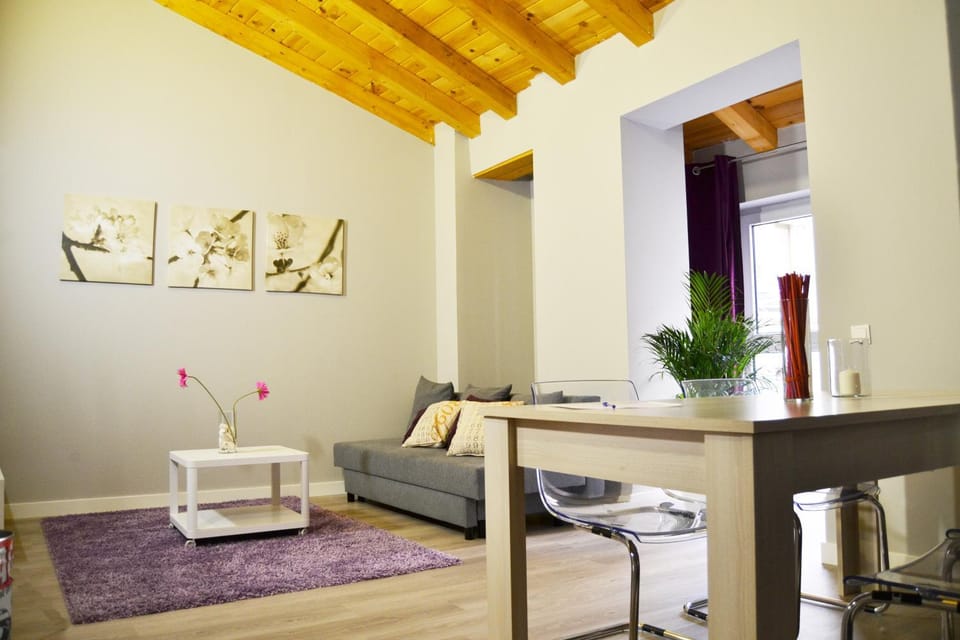 Day, Living room, Seating area, Dining area