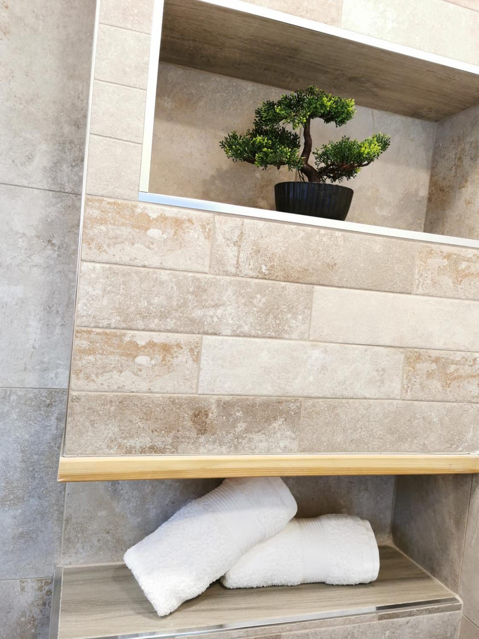 Bathroom, Decorative detail