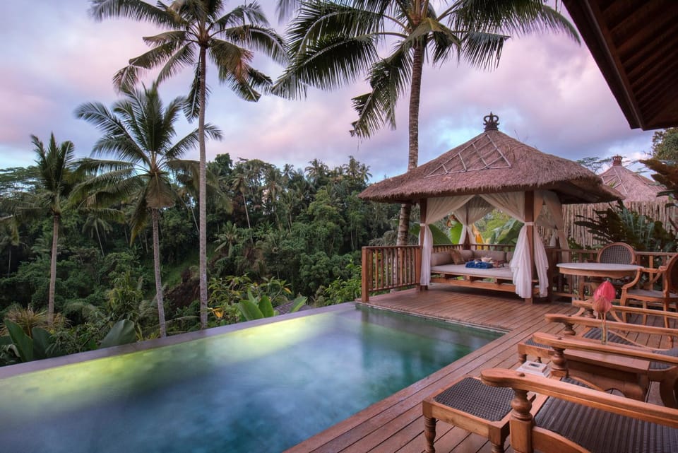 Property building, Balcony/Terrace, Swimming pool