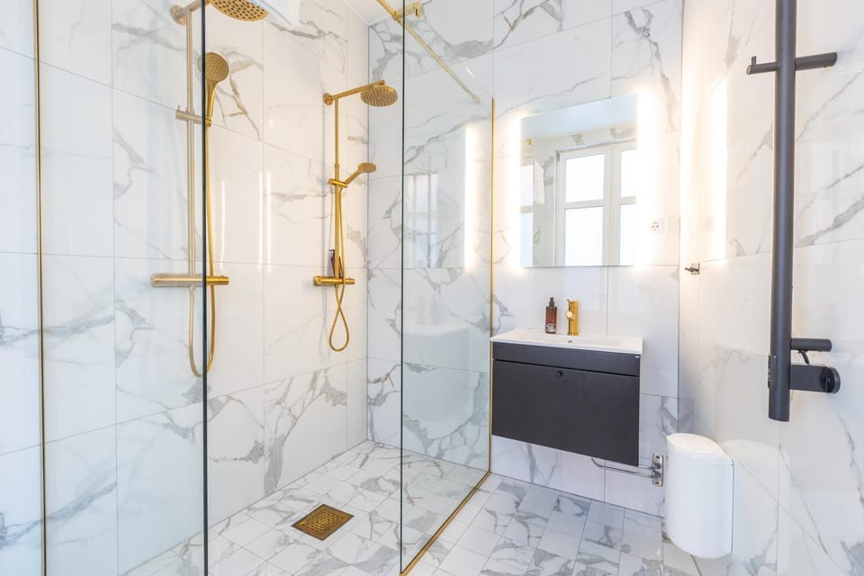 Shower, Toilet, Bathroom