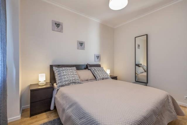 Property building, Bed, Photo of the whole room, Bedroom