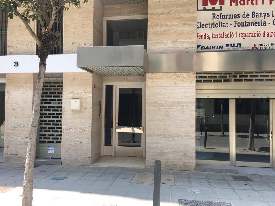 Property building, Facade/entrance