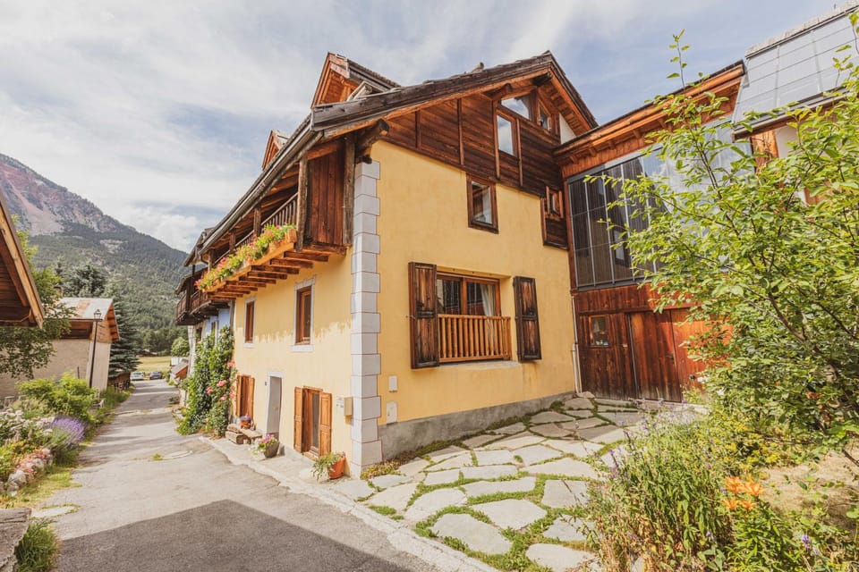 Maison Amalka Chalet in Briançon