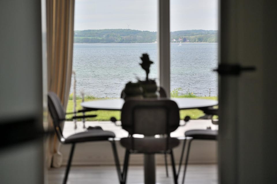 View (from property/room), Dining area, Sea view