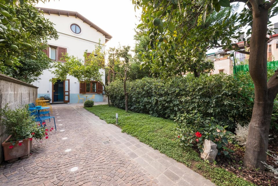 Property building, Facade/entrance, Garden