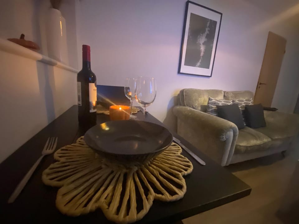 Seating area, Dining area