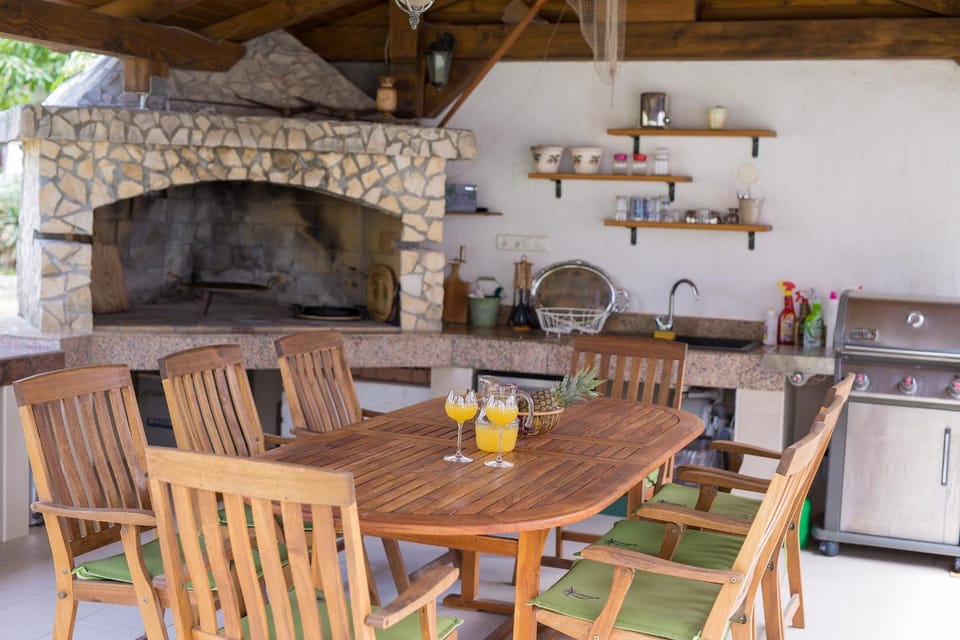 Patio, BBQ facilities, Dining area