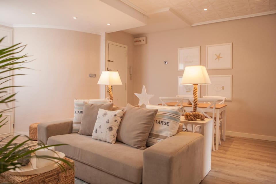 Photo of the whole room, Decorative detail, Decorative detail, City view, Area and facilities