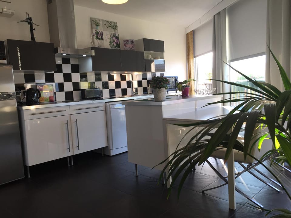 Tu Casa parking fibre optique Netflix Apartment in Saint-Raphael