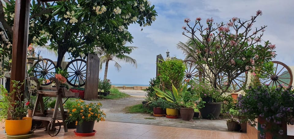 SeeSea Thai wooden house on beachfront Bed and Breakfast in Prachuap Khiri Khan, Thailand