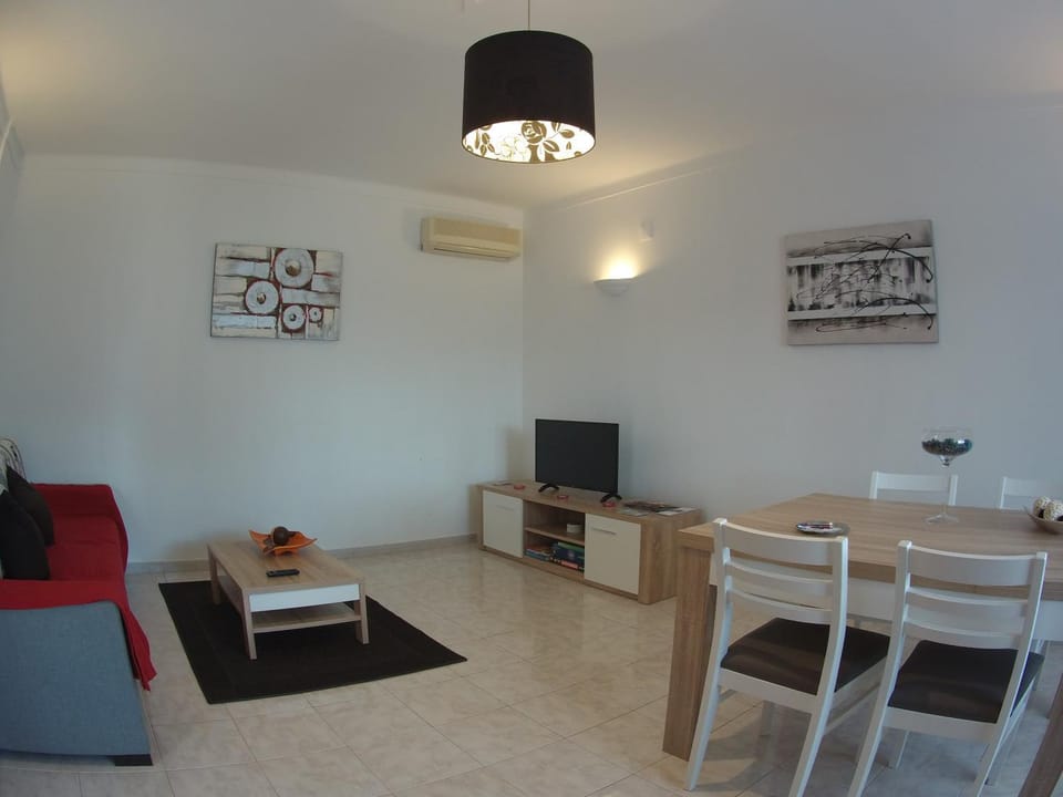 Communal lounge/ TV room, Dining area