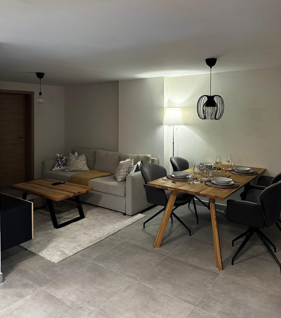 Living room, Seating area, Dining area